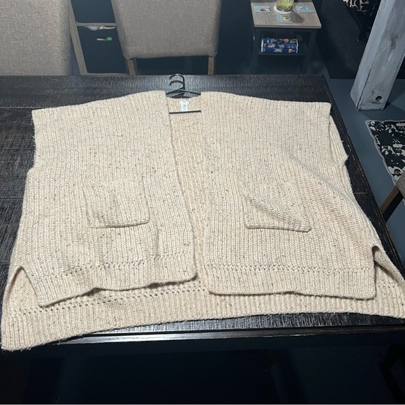 Aerie one size tan cape - Picture 2 of 4